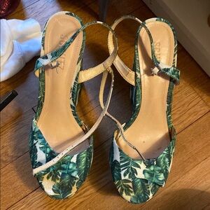 SCHUTZ Green and Cream Sandals with Tropical Print